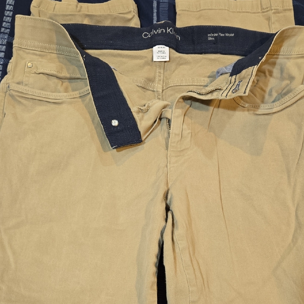 Calvin Klein Men's 32x30 Khaki Chinos